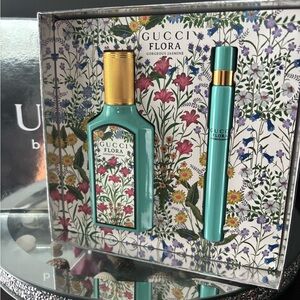 Gucci Flora Eau de Parfum 50ml - Black & Silver Box